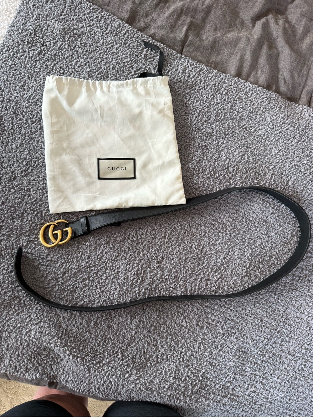 Gucci Double G Black Leather Belt with Gold Buckle - Picture 2 of 9
